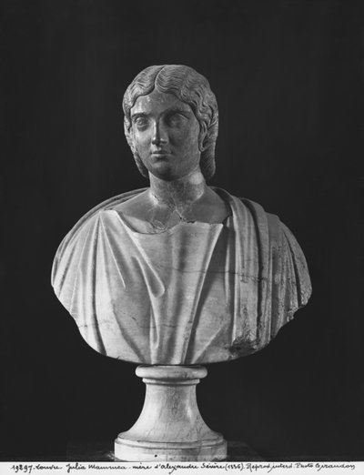 Büste von Julia Mamaea (180-235 n. Chr.), Mutter von Kaiser Severus Alexander (205-235 n. Chr.), ca. 230 von Roman